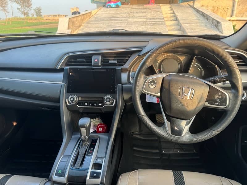 Honda Civic Oriel 2018 4