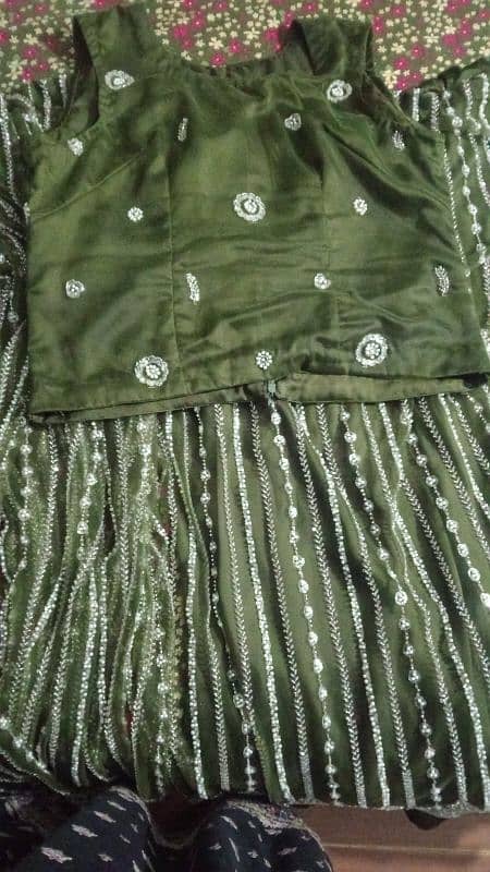 heavy net saree color green 2