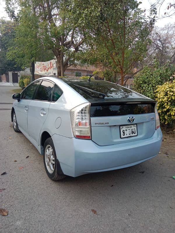 Toyota Prius 2014 6