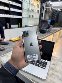 iPHONE 11 PRO MAX