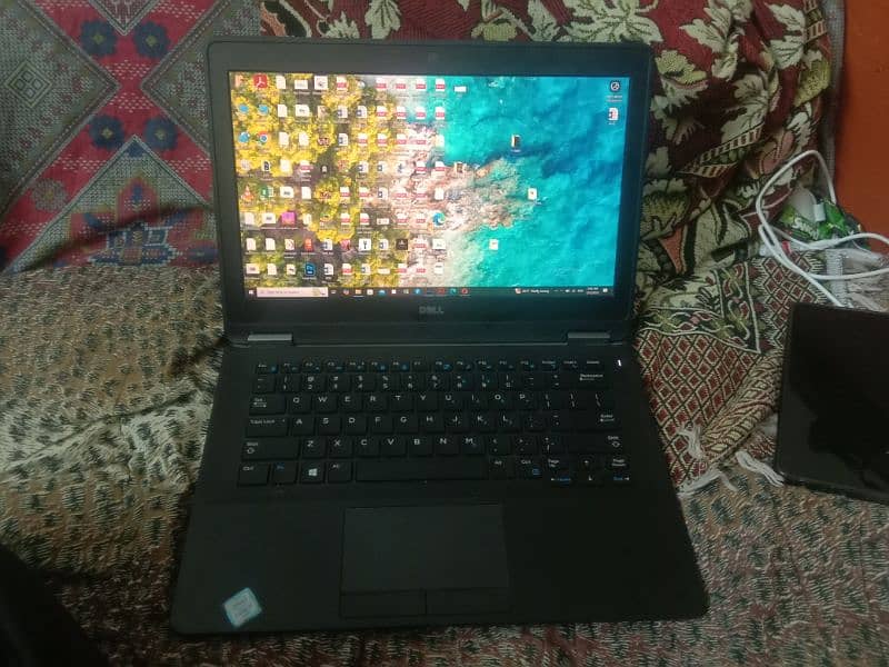 Dell Latitude E7270 0