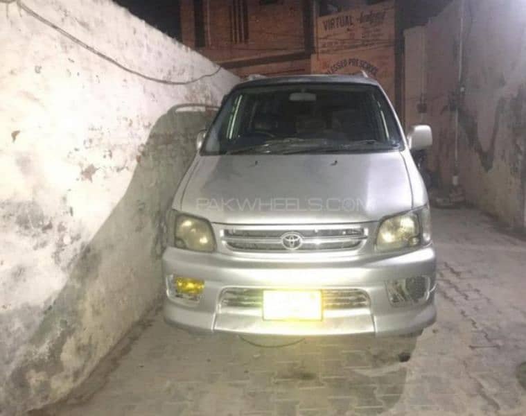 Toyota Noah 2001 for urgent sale. 4