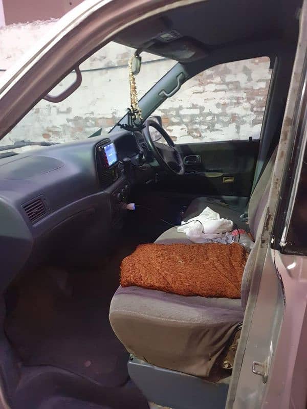 Toyota Noah 2001 for urgent sale. 5