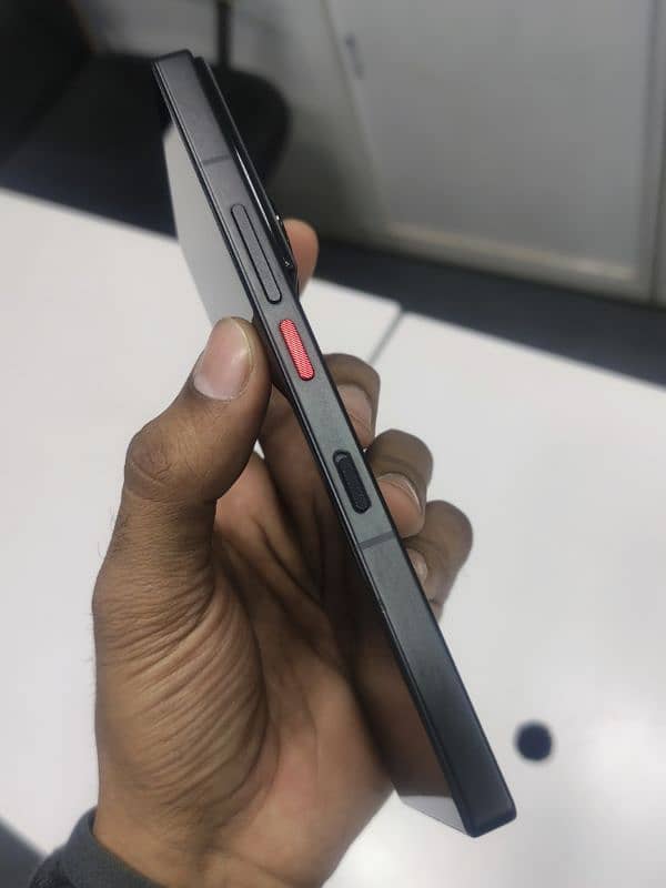 Nubia Z60 Ultra 16/512GB | Black | 10/10 Condition | Non-PTA 2