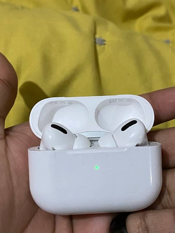 Apple airpods pro first generation 6