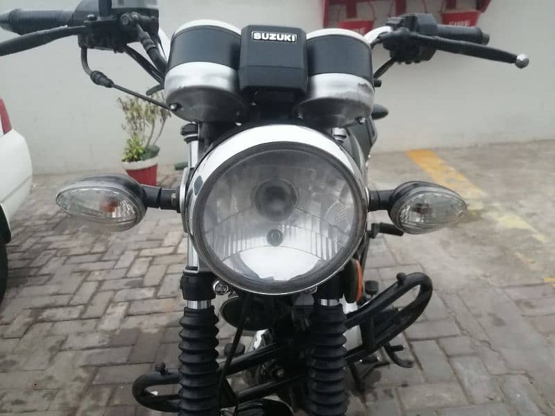 Suzuki GS 150 SE 2