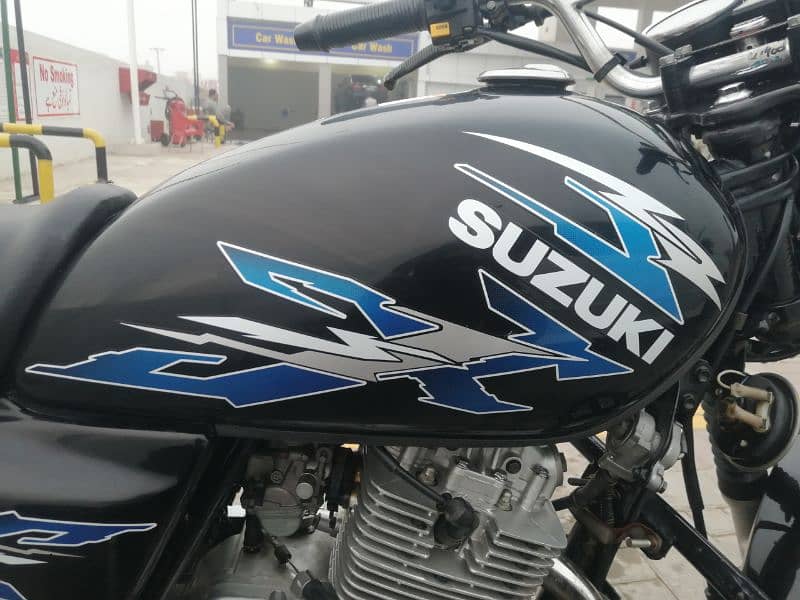 Suzuki GS 150 SE 7