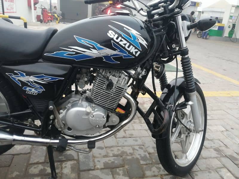 Suzuki GS 150 SE 12