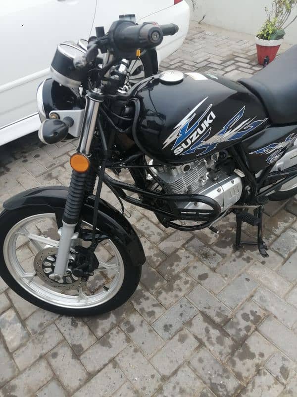 Suzuki GS 150 SE 15