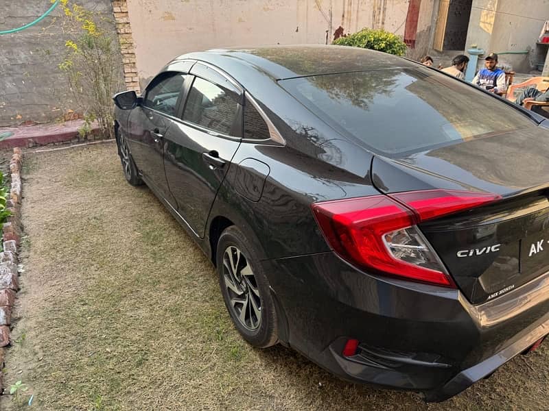 Honda Civic Oriel 2018 12