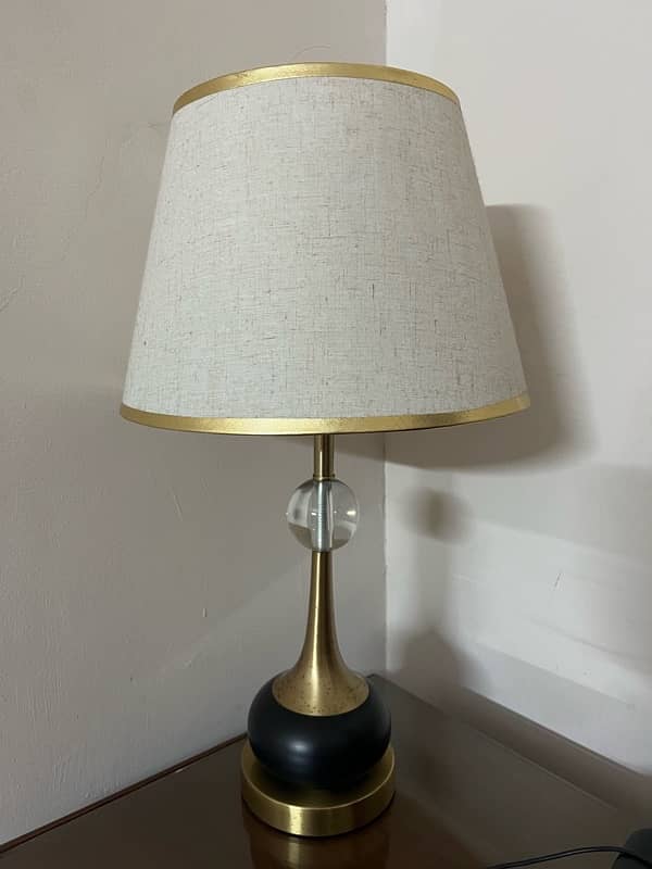 slightly used bedside lamps (pair) 1