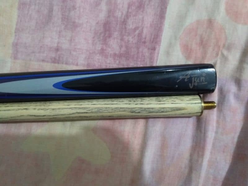 snooker cue stick 10 by 10 condition 0