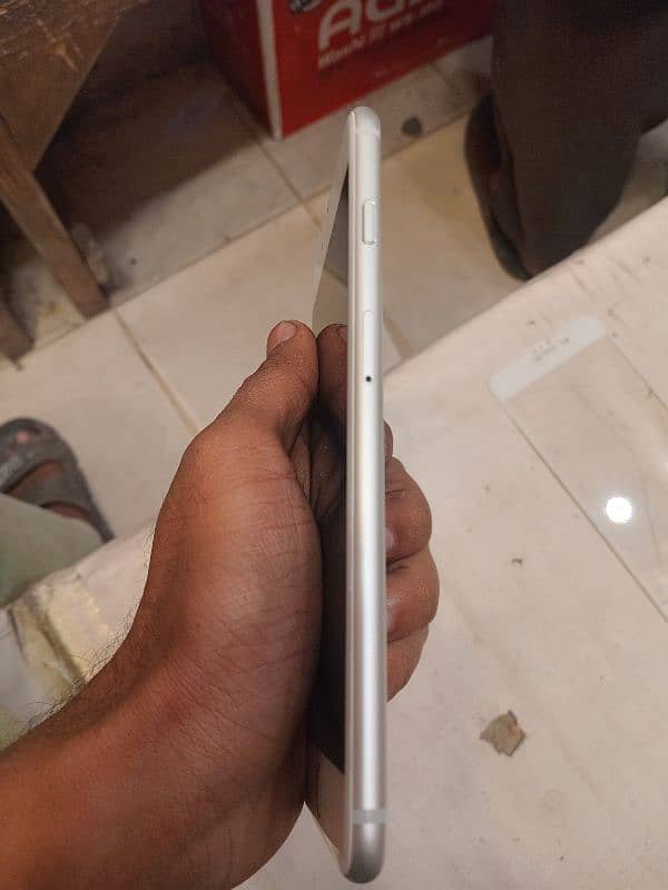 iPhone 6 plus non PTA 5