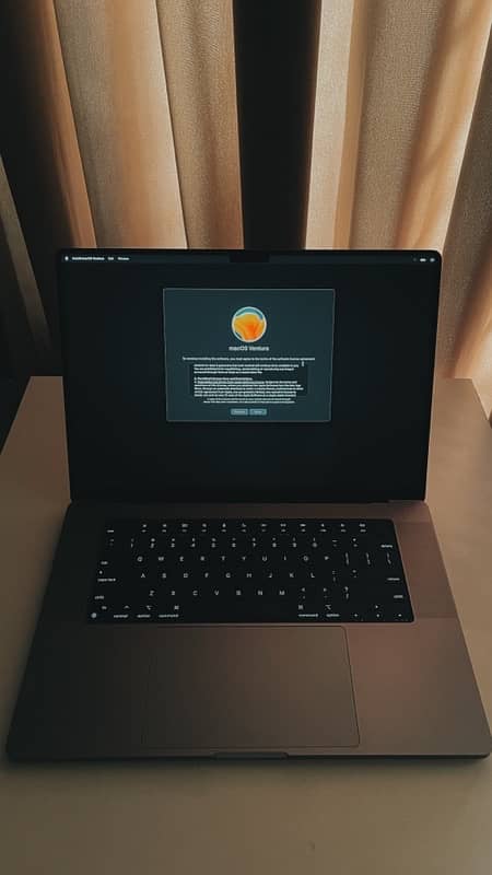 Apple Macbook Pro M2 16 inch 0