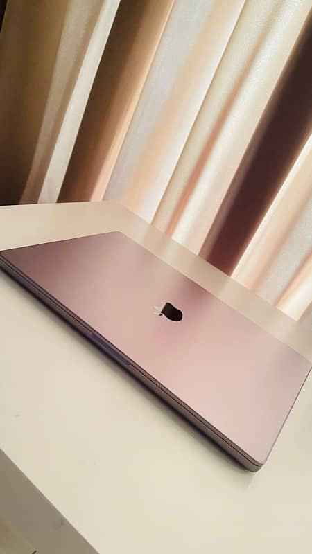 Apple Macbook Pro M2 16 inch 3