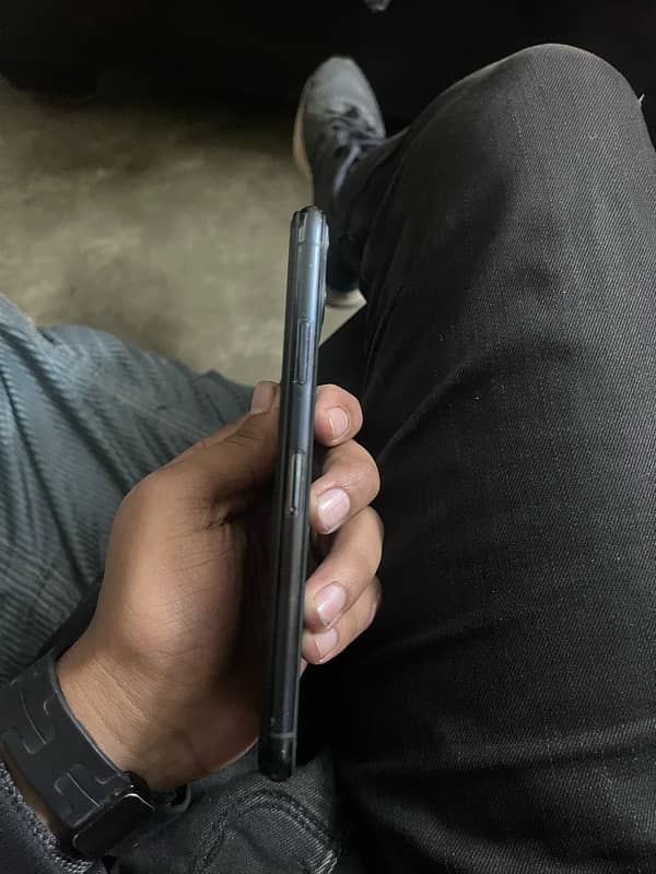 iphone 11 pro max 256GB pta proved 4