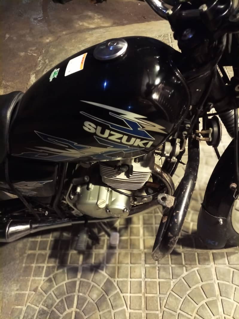 Suzuki GS 150 SE 2022 8