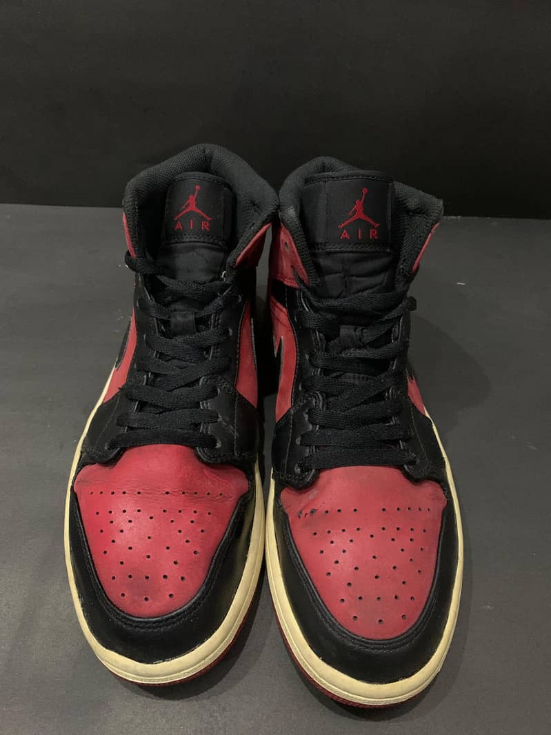 Jordan 1 Mid Gym Red Black 1