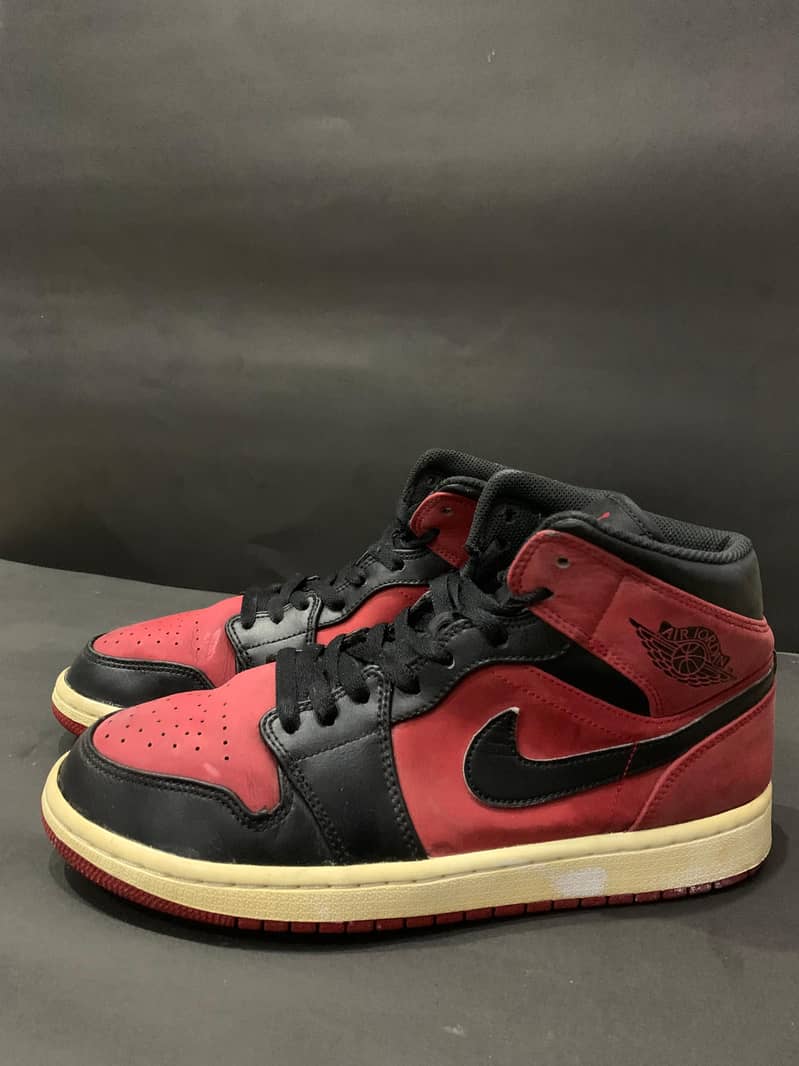 Jordan 1 Mid Gym Red Black 2