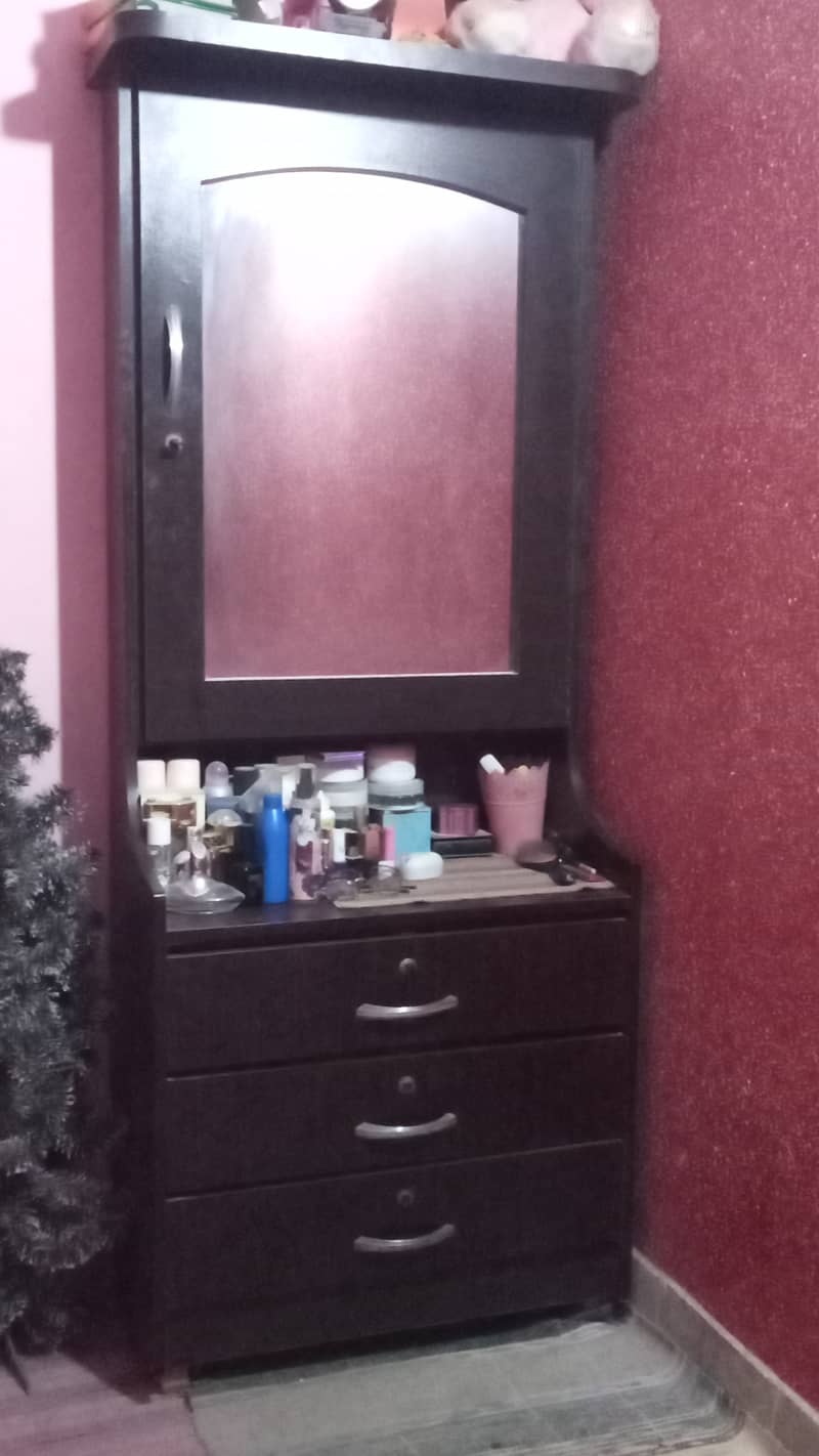 Dressing table for sale 0