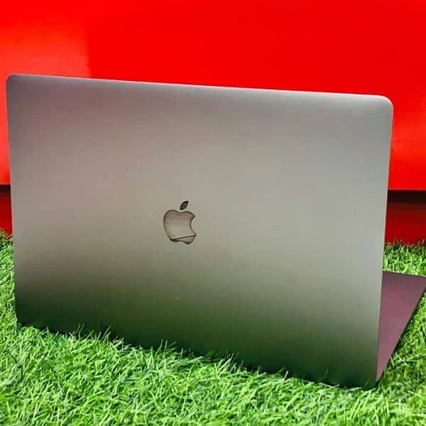 MacBook Pro 2016 15-inches 2