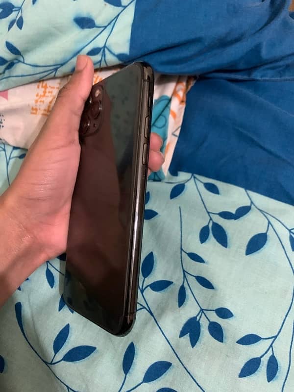 iPhone 11 Pro 256gb 84% factory unlock 1