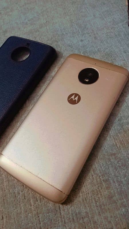 Moto E4 Plus 2