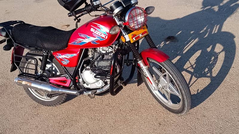 Suzuki GS 150se 4