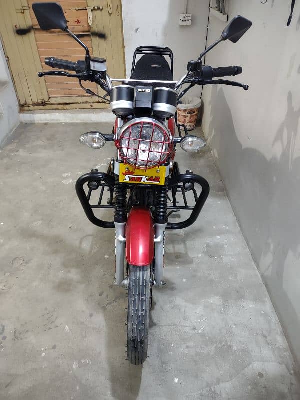 Suzuki GS 150se 7