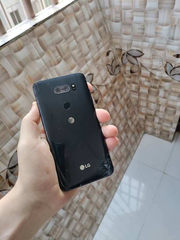 LG V30 4/64 8