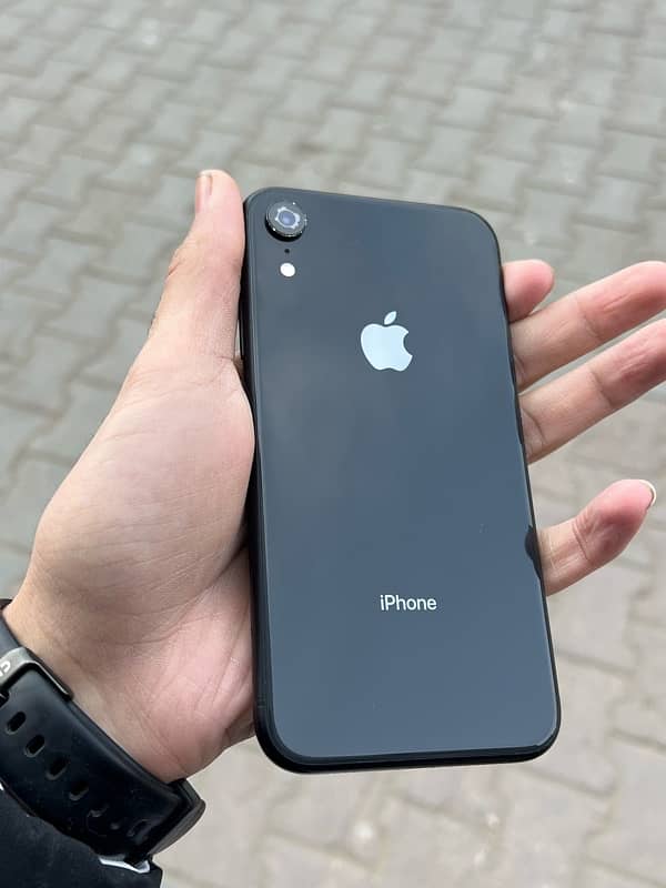 Iphone XR Factory Unlock 64GB 1