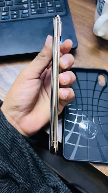 Iphone Xs max pta approved 3