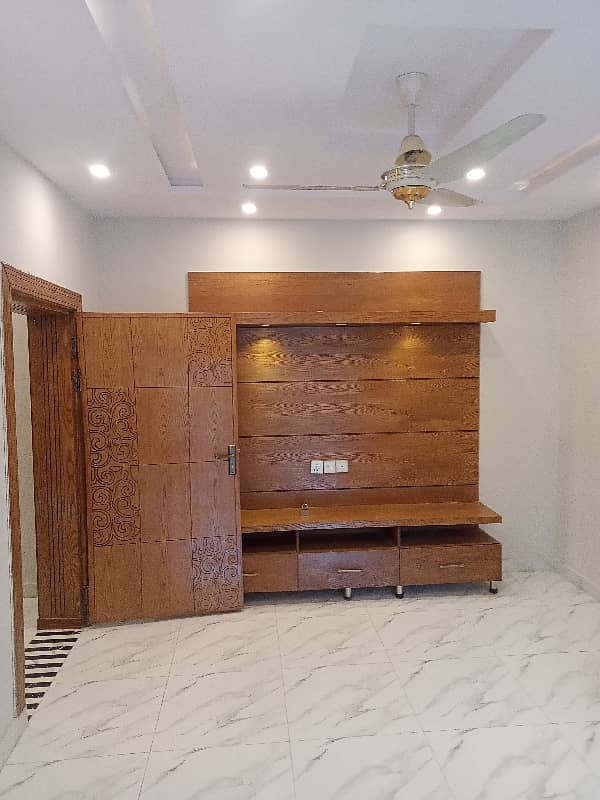 Rawalpindi Bahria Town phase8 7 Marla beautiful house for rent 0