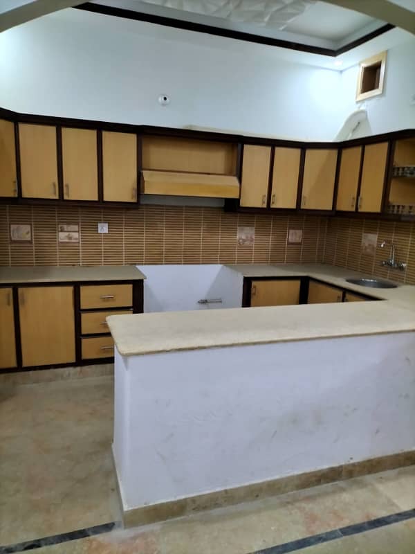 120 sq yards portion for rent in kaneez fatima society 0