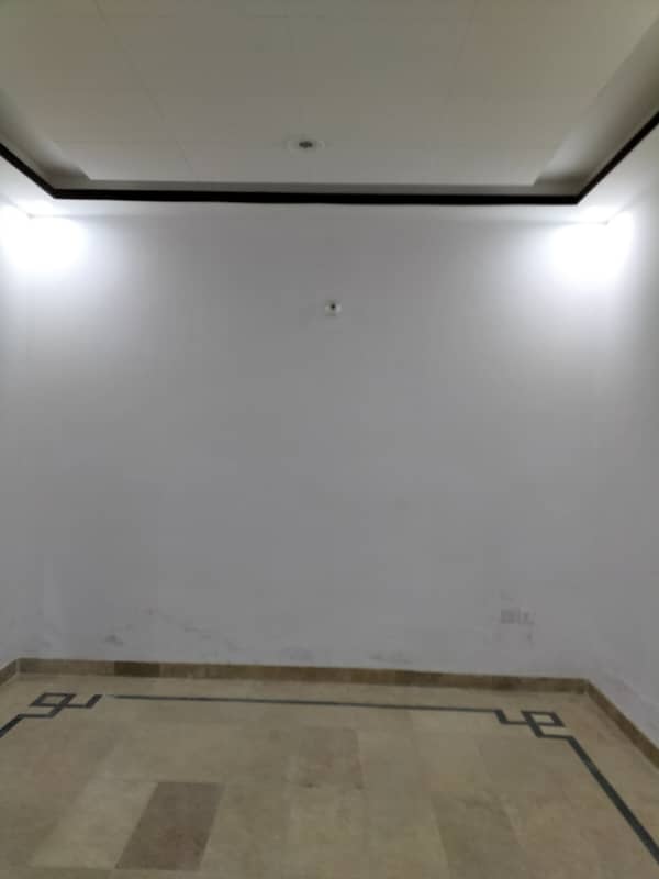 120 sq yards portion for rent in kaneez fatima society 3