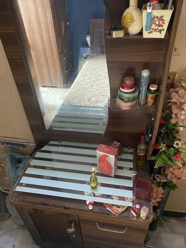 Dressing table for sale 0