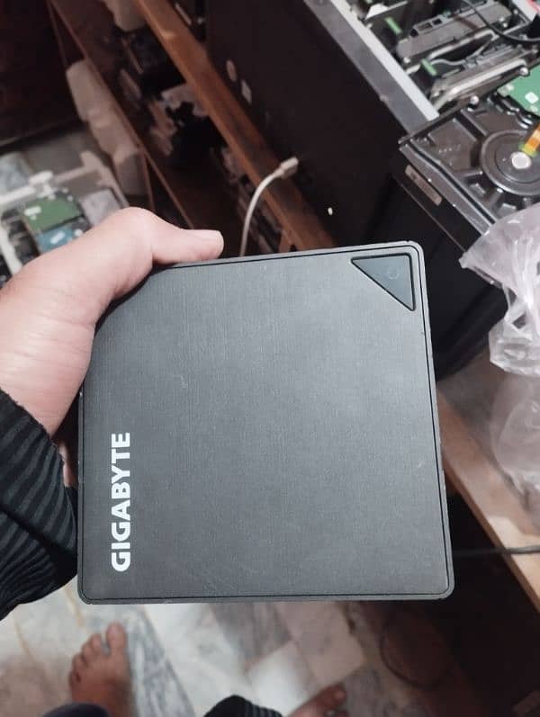 branded Gigabyte i7 6th generation mini pc 8gb pc4 ram 1tb ssd 0