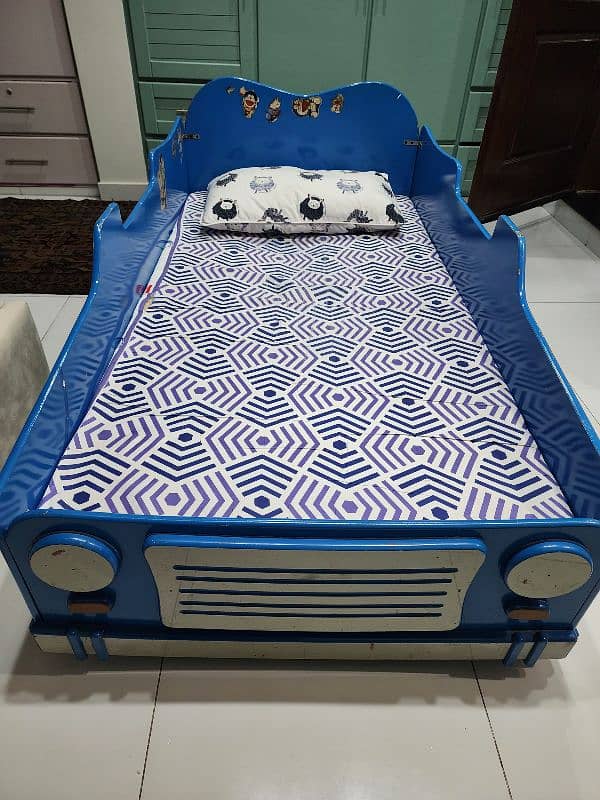 kids single bed CAR shape 1