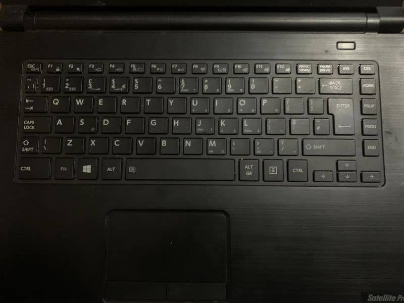 Toshiba c40-c core i 3 6th generation slim laptop read ad carefully A+ 3