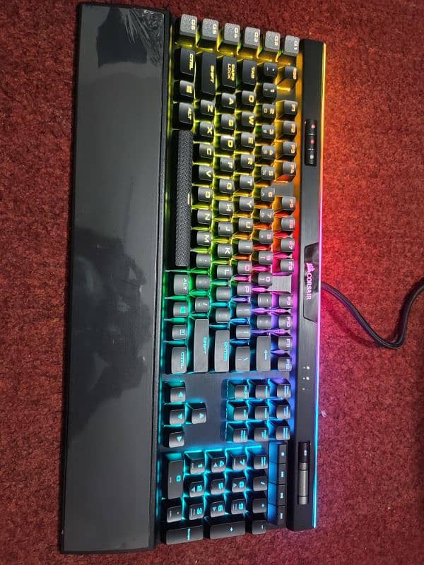 CORSAIR K95 RGB PLATINUM 0