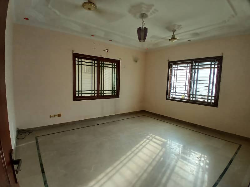 400 SQUARE YARDS 3 BED DRAWING DINNING 1ST FLOOR PORTION FOR RENT IN JAUHAR 4