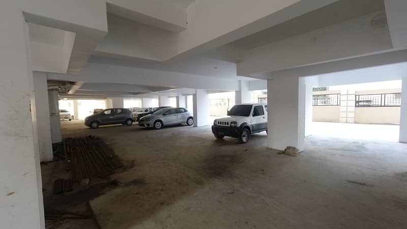 Prime Location Gulistan-e-Jauhar - Block 3-A Flat Sized 2200 Square Feet For rent 7