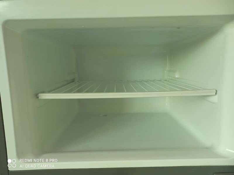 Haier Medium-Sized Fridge in Excellent Condition – Great Price 6