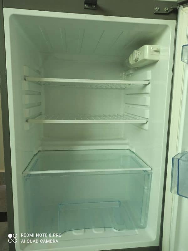 Haier Medium-Sized Fridge in Excellent Condition – Great Price 7