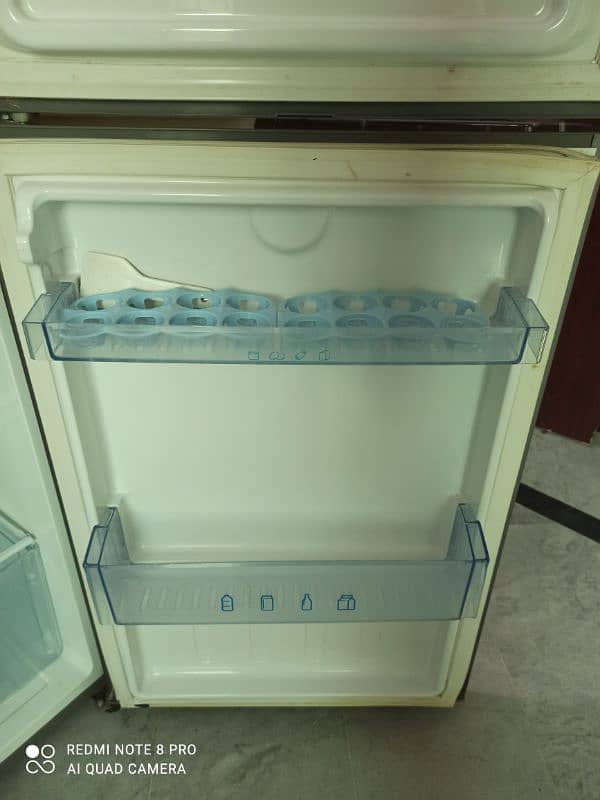 Haier Medium-Sized Fridge in Excellent Condition – Great Price 8