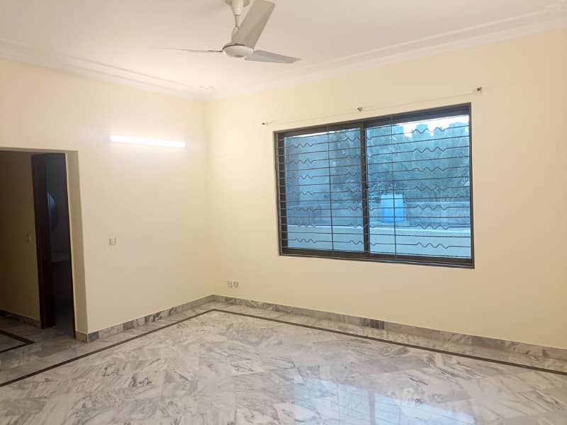 1 Kanal House for Rent in Johar Town for Family and Silent office (Call center + Software house) 1