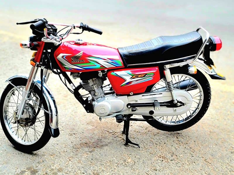 HONDA CG 125 2023 RED MODEL IN SUPER LUSH CONDITION 0