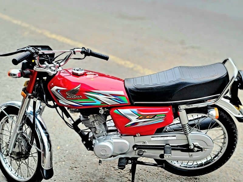 HONDA CG 125 2023 RED MODEL IN SUPER LUSH CONDITION 12