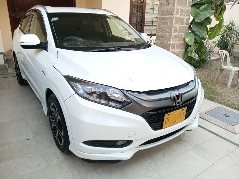 Honda Vezel 2015 Hybrid Z Package Fully Loaded 100% Original in DHA 1