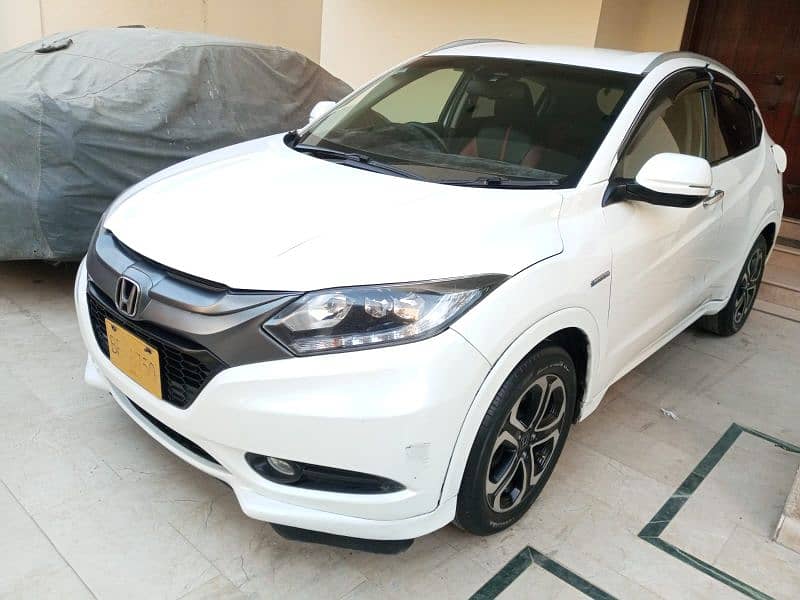 Honda Vezel 2015 Hybrid Z Package Fully Loaded 100% Original in DHA 2